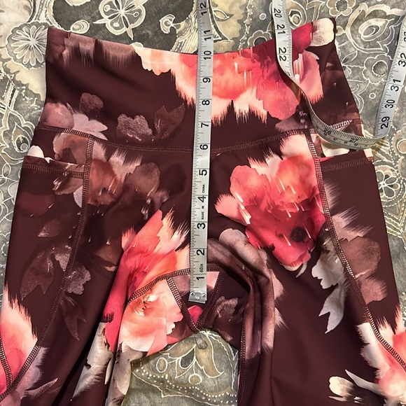 Wore Once! 2 Powersoft High Rise Crop Old Navy 21” Leggings - Picture 9 of 10